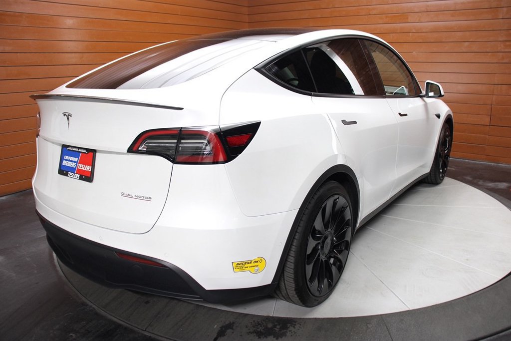 Used 2022 Tesla Model Y Performance AWD/4WD image 5