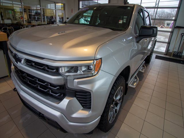 Used 2022 Chevrolet Silverado 1500 RST w/ Convenience Package II image 2