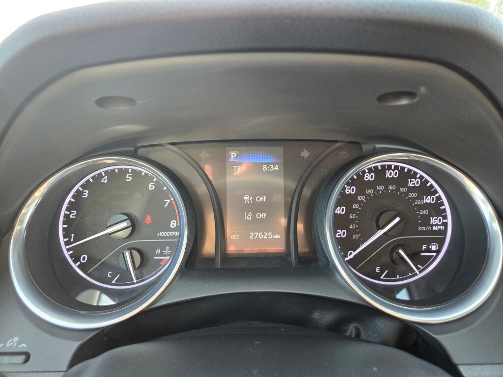 Used 2020 Toyota Camry SE FWD image 22