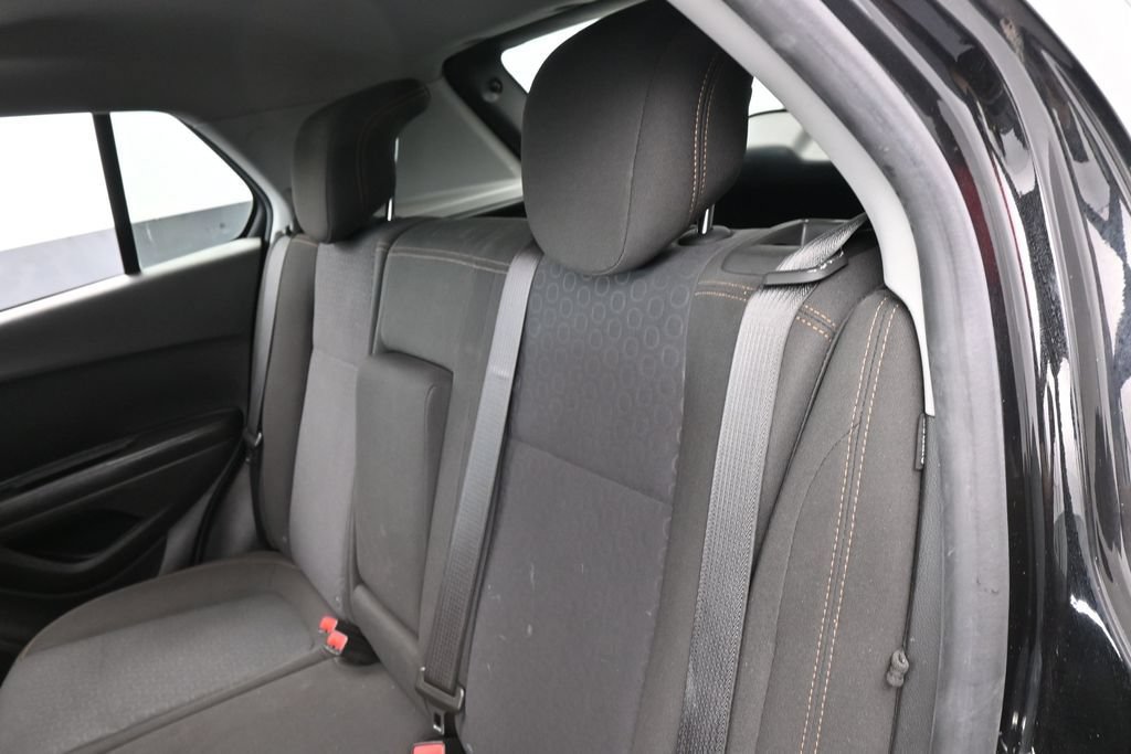 Used 2022 Chevrolet Trax LS AWD/4WD image 27