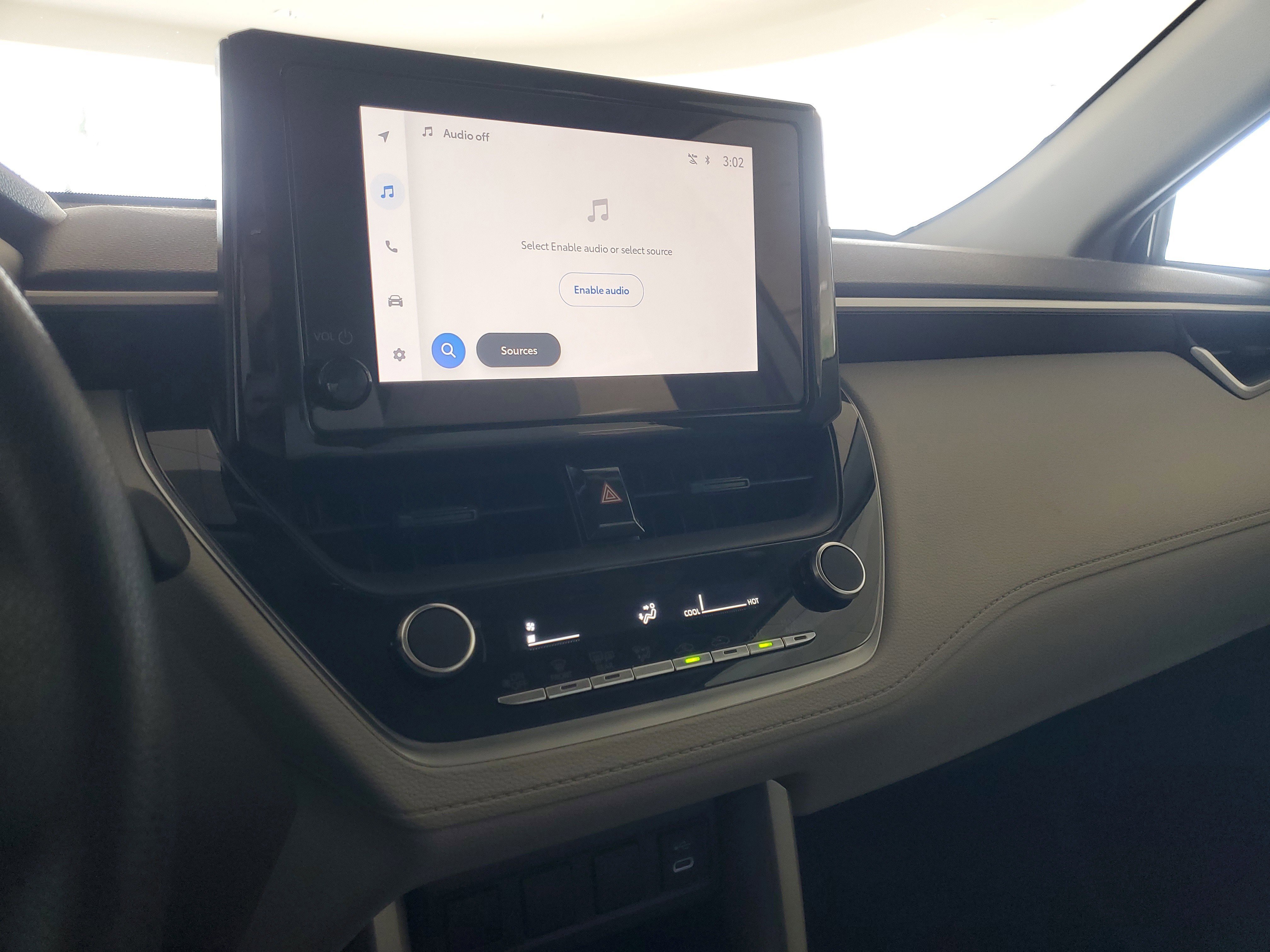 Used 2025 Toyota Corolla Cross L image 28