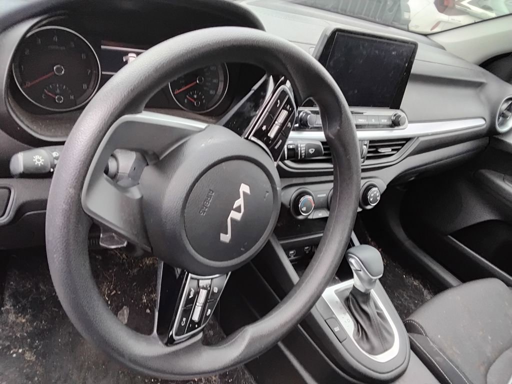 Used 2024 Kia Forte LXS w/ LXS Technology Package image 7