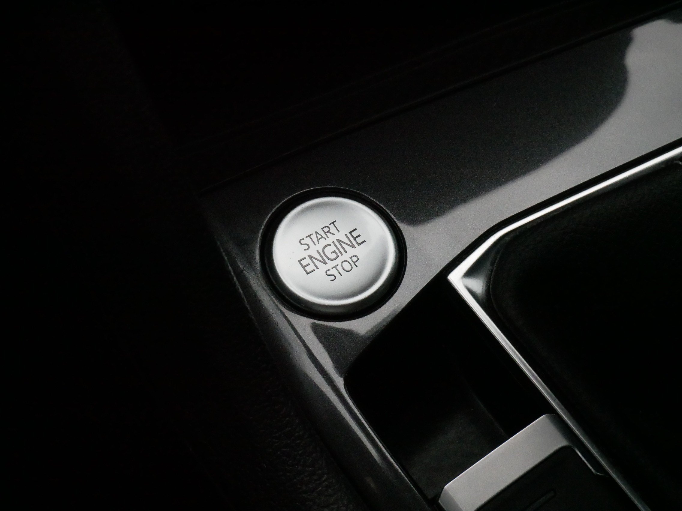 Certified 2024 Volkswagen Tiguan SE w/ MDO Package, Two-Row AWD/4WD image 27