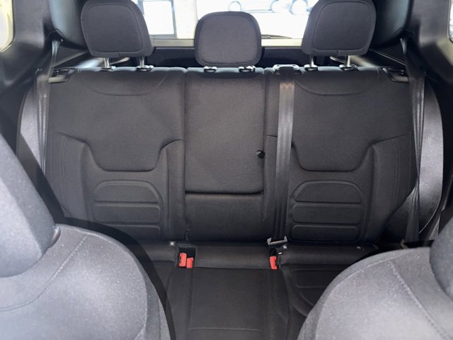 Used 2018 Jeep Renegade Latitude w/ Popular Equipment Group image 27