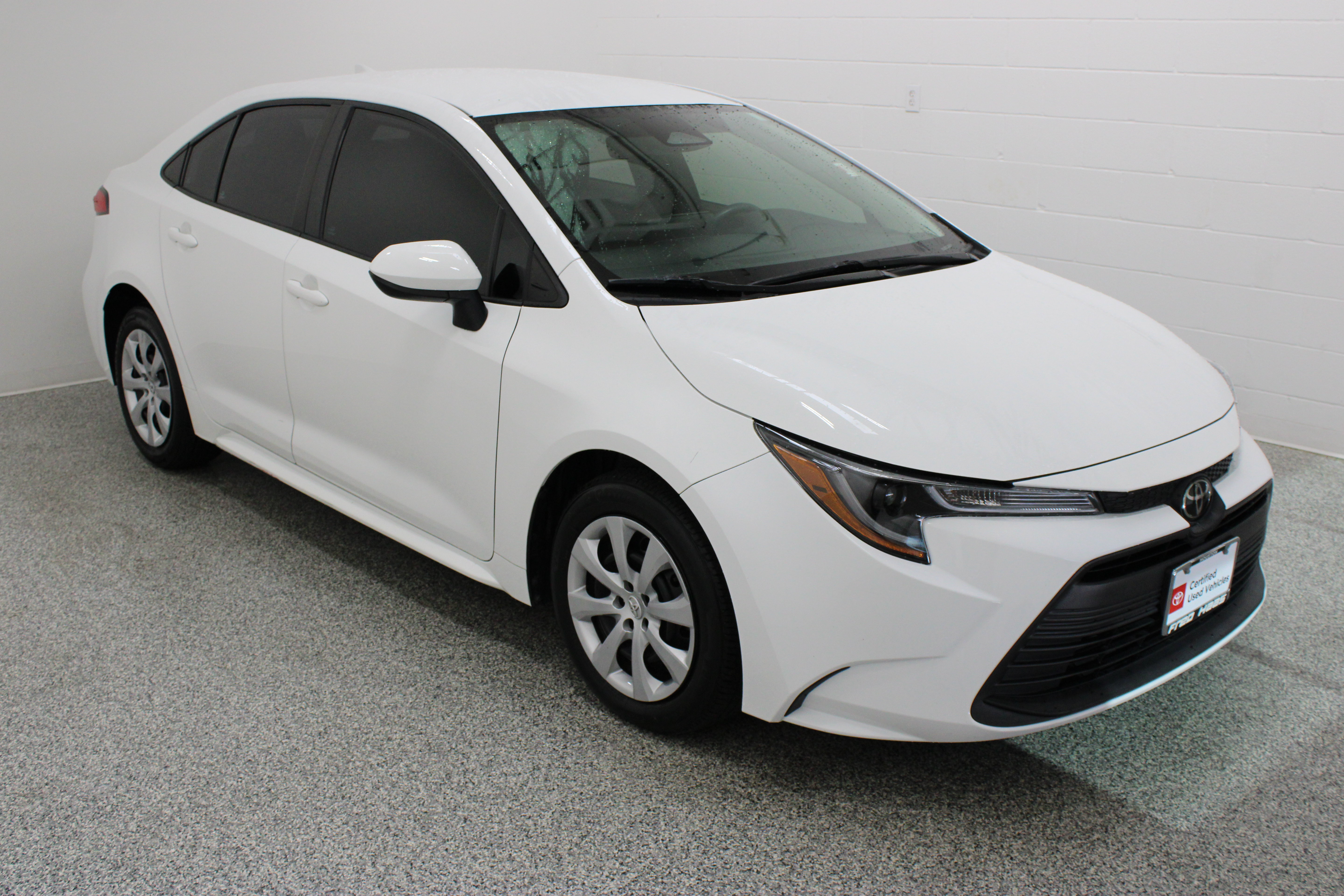 Used 2023 Toyota Corolla LE FWD image 4