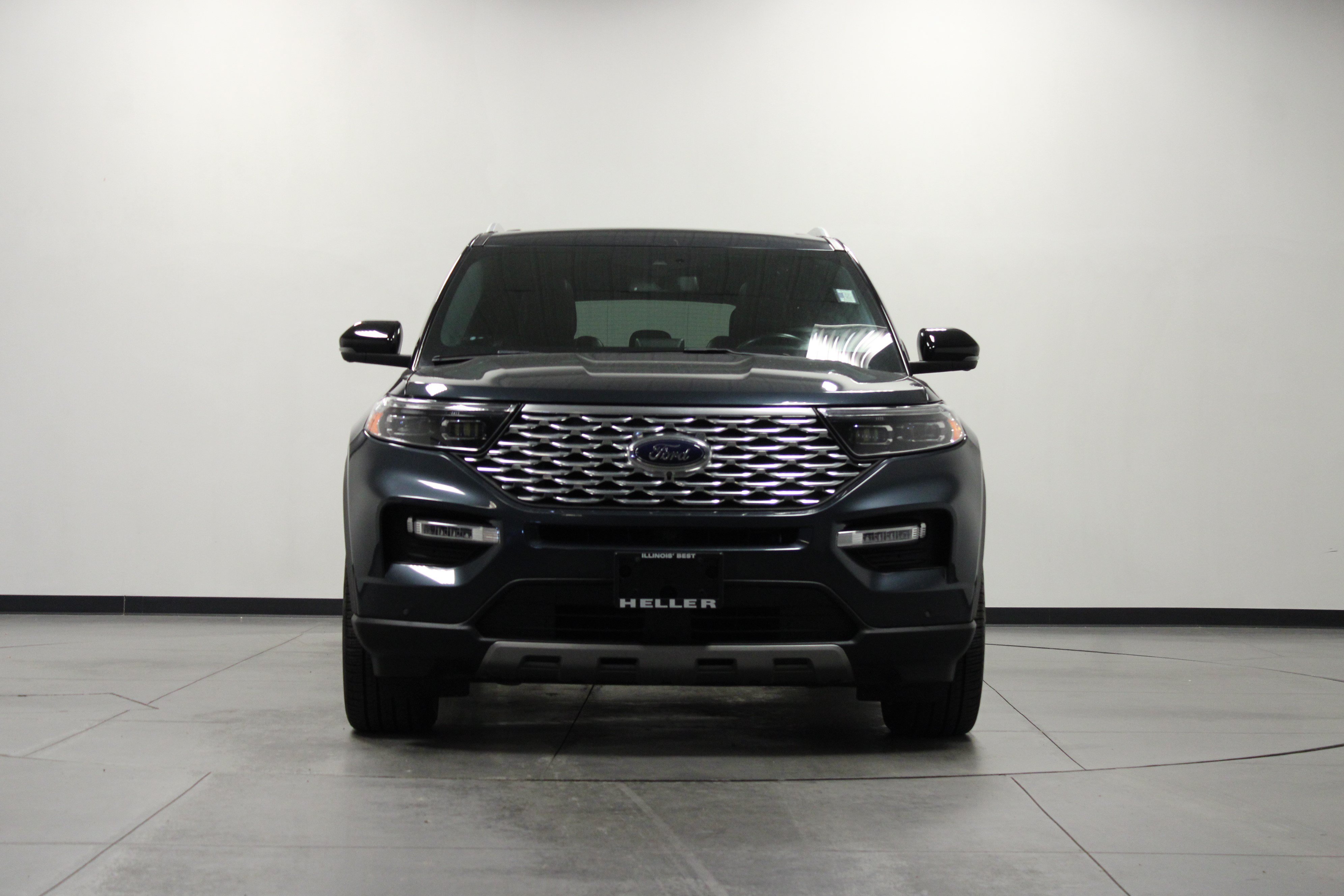 Used 2022 Ford Explorer Platinum w/ Technology Package RWD image 9