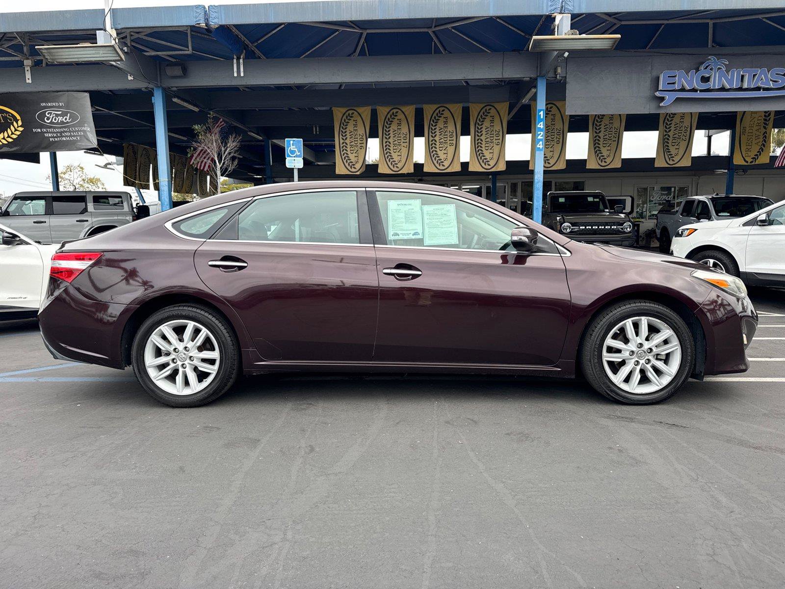 Used 2015 Toyota Avalon XLE Premium w/ Preferred Accessory Package FWD image 7