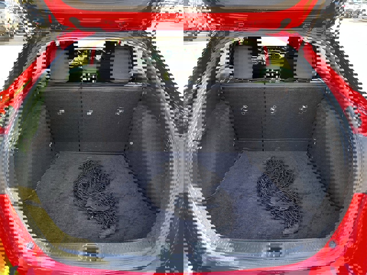 Used 2022 Toyota Prius L Eco image 27