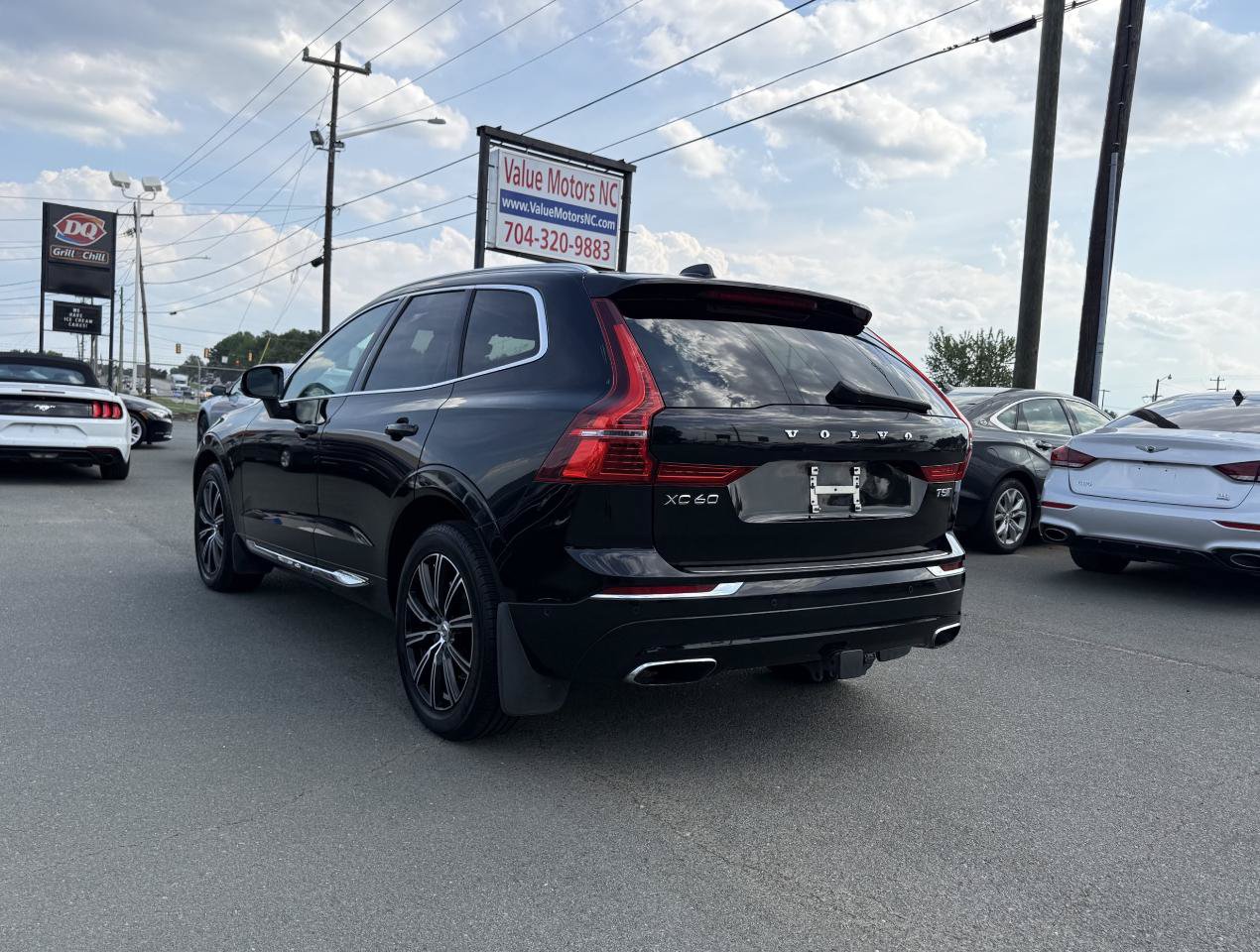 Used 2018 Volvo XC60 T5 Inscription w/ Luxury Seat Package AWD/4WD image 4