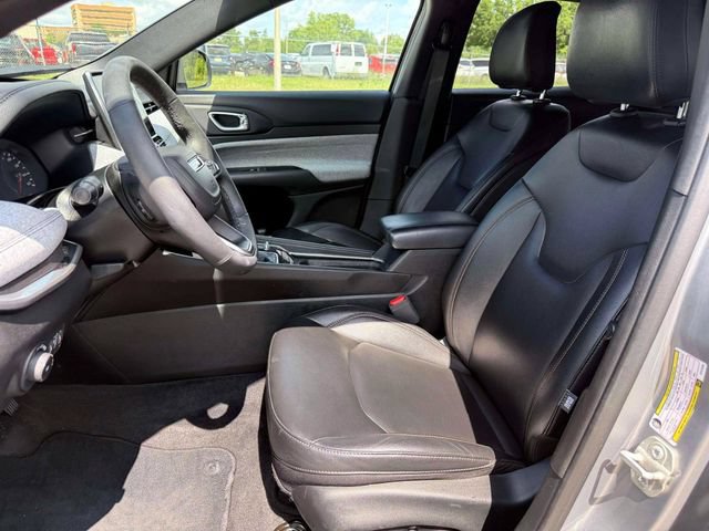 Certified 2024 Jeep Compass Latitude AWD/4WD image 16