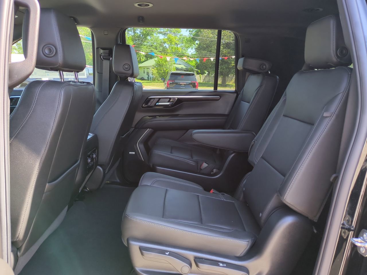 New 2026 Chevrolet Suburban Z71 w/ Comfort Package AWD/4WD image 14