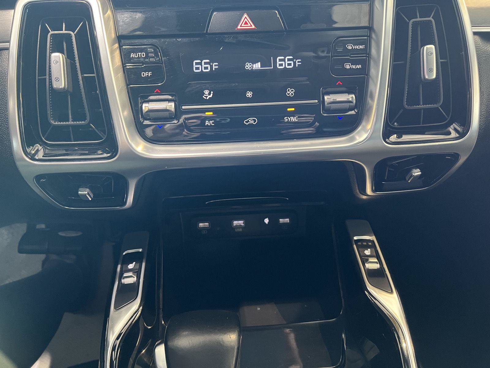 Used 2022 Kia Sorento SX AWD/4WD image 27