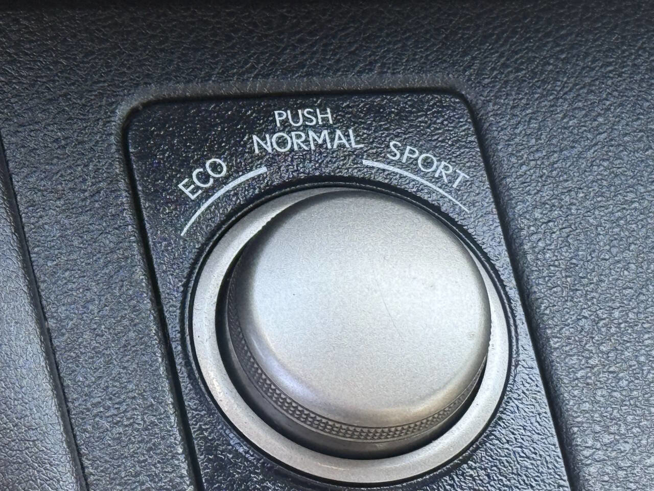 Used 2016 Lexus ES 350 w/ Luxury Package w/Wood Trim FWD image 16