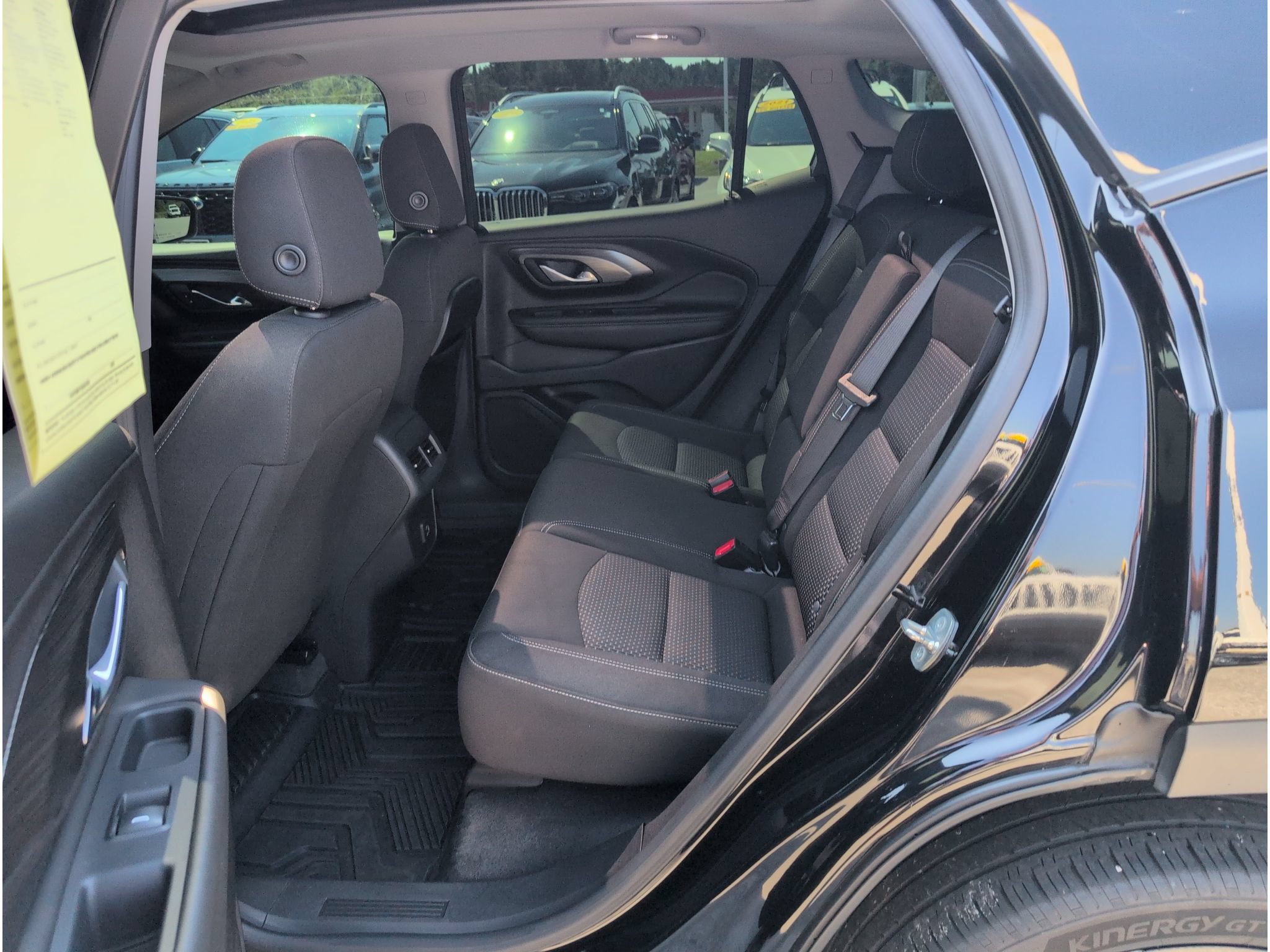 Used 2024 GMC Terrain SLE w/ Driver Convenience Package FWD image 31