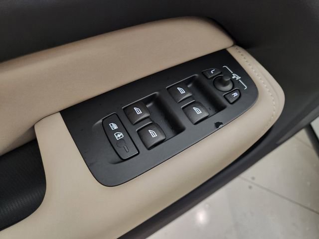 New 2026 Volvo XC60 B5 Plus w/ Protection Package Premier image 23