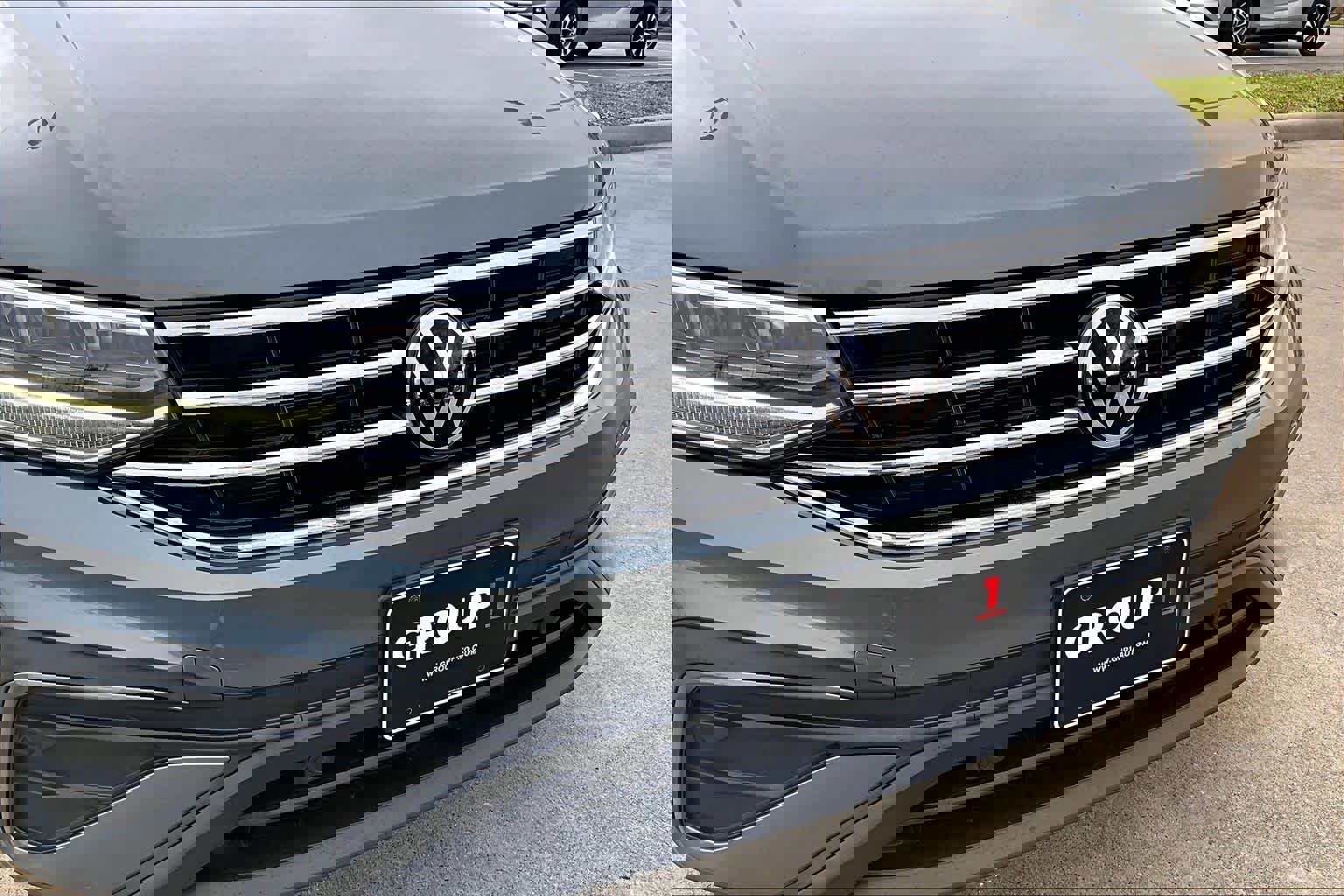 Used 2022 Volkswagen Tiguan SE image 28