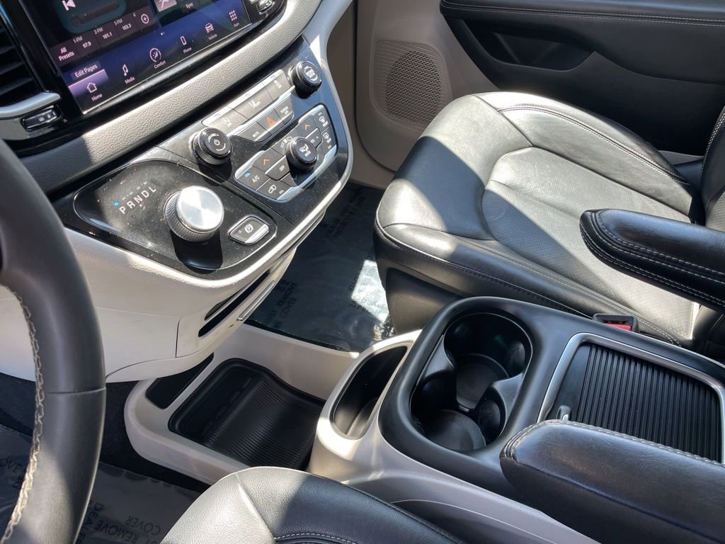 Used 2022 Chrysler Pacifica Touring-L FWD image 20