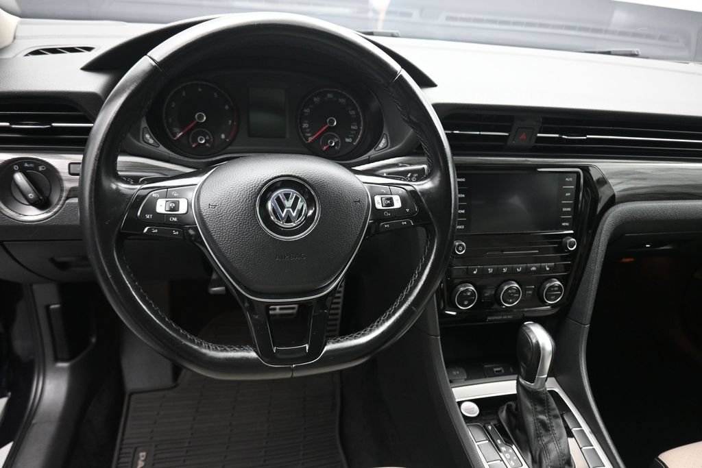 Used 2020 Volkswagen Passat 2.0T R-Line FWD image 14