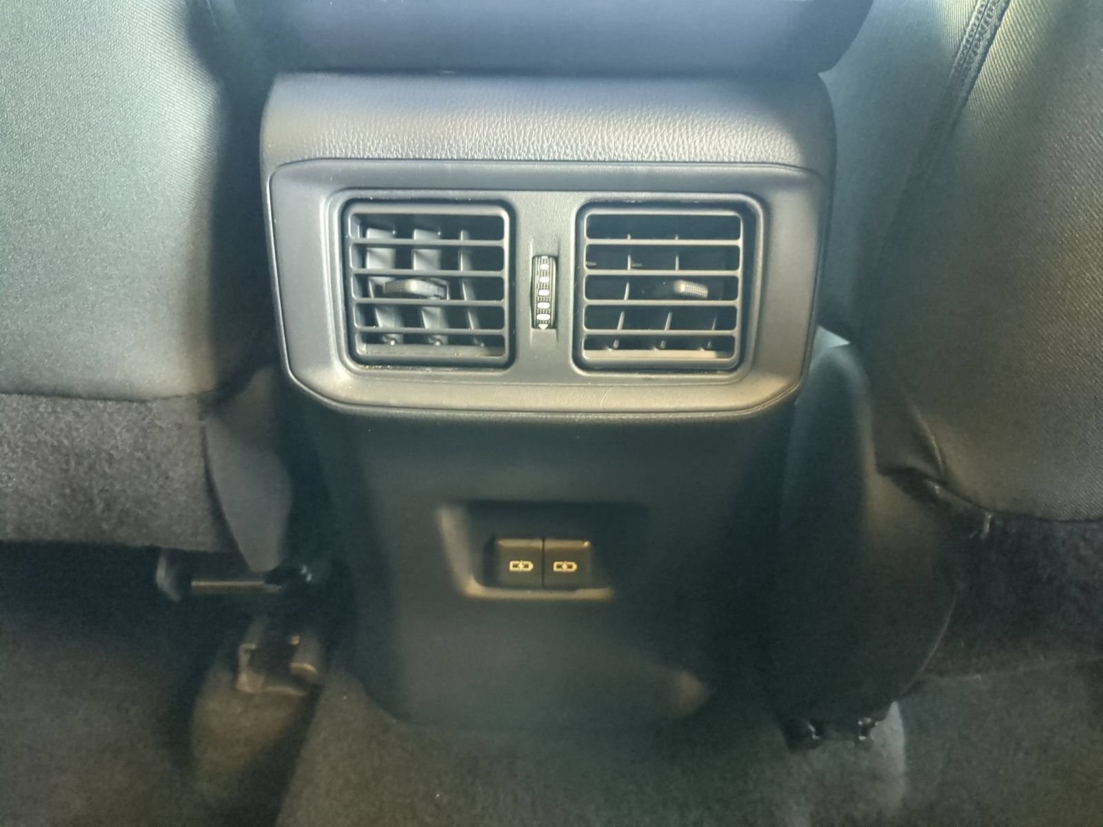 Used 2025 Toyota RAV4 XLE FWD image 27