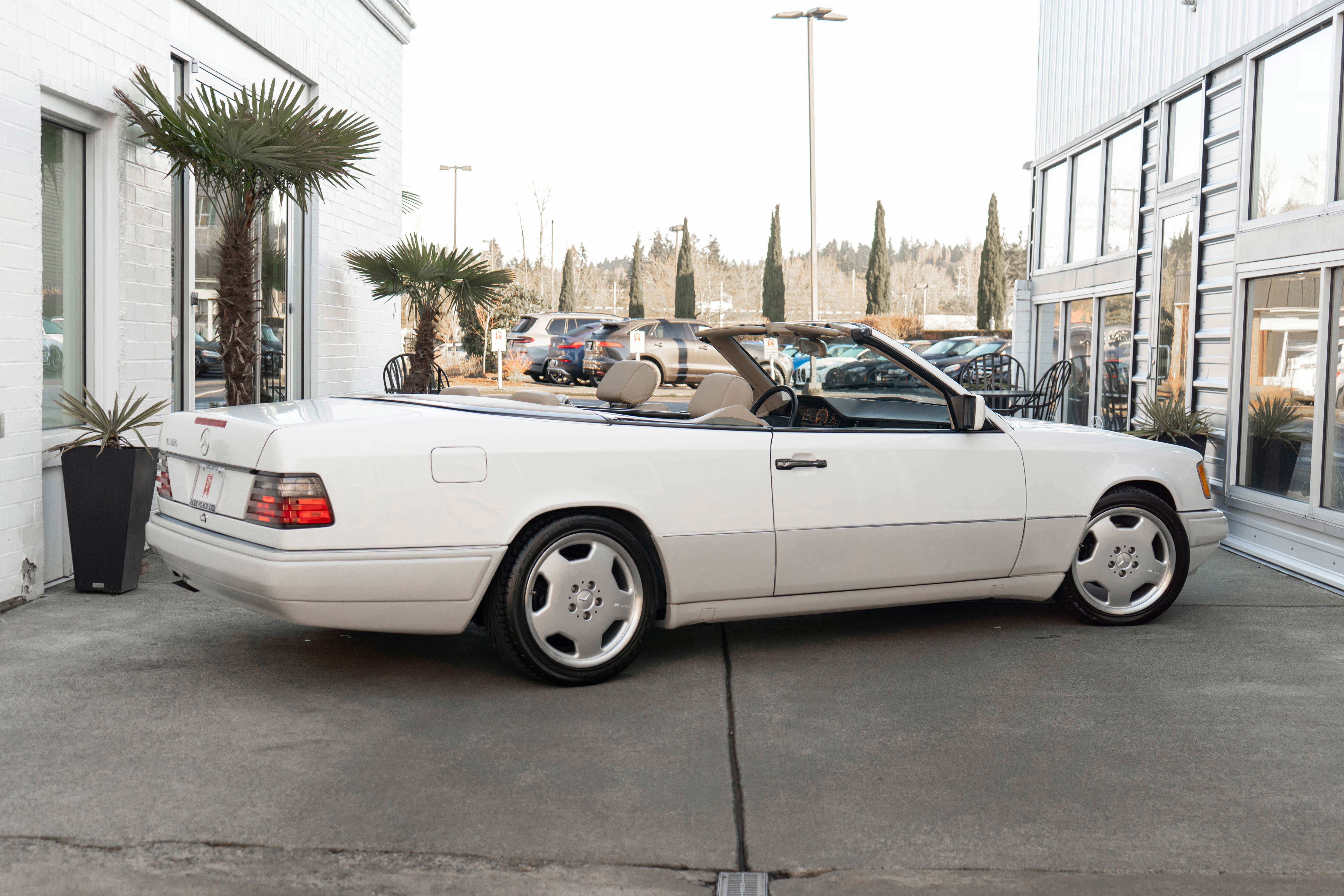 Used 1995 Mercedes-Benz E 320 Convertible image 7