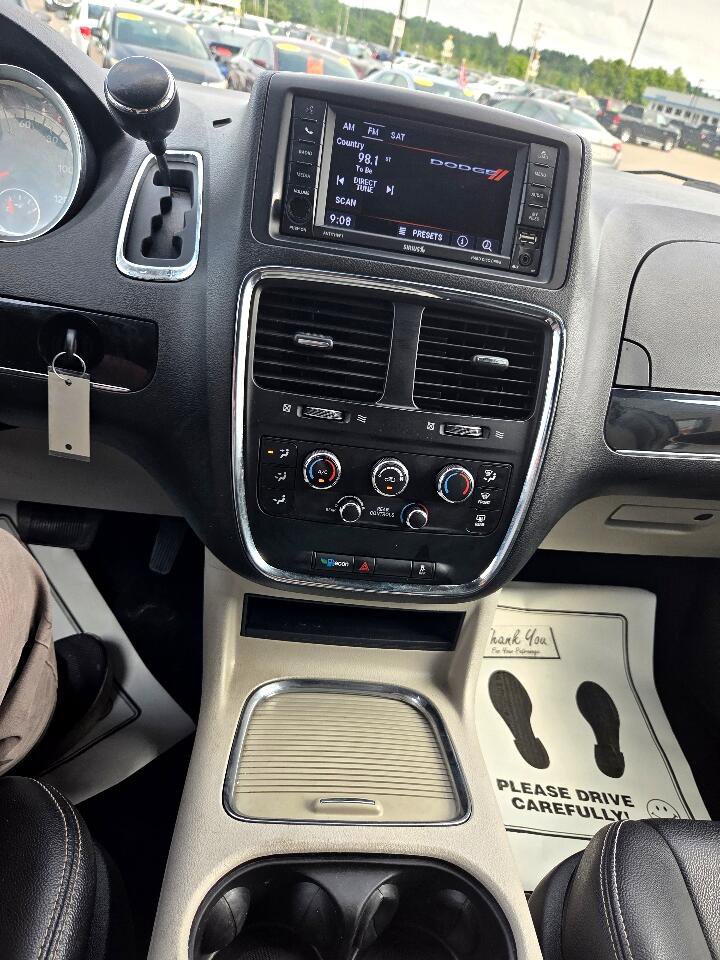 Used 2019 Dodge Grand Caravan SXT image 22