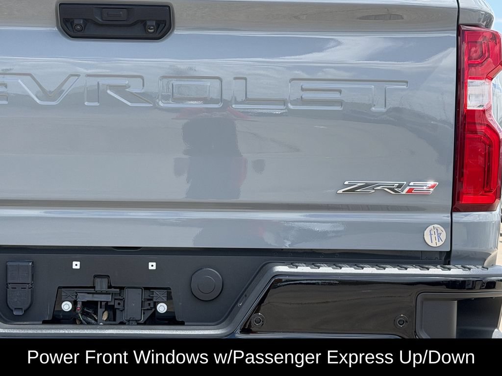 Used 2024 Chevrolet Silverado 2500 ZR2 w/ Technology Package AWD/4WD image 9