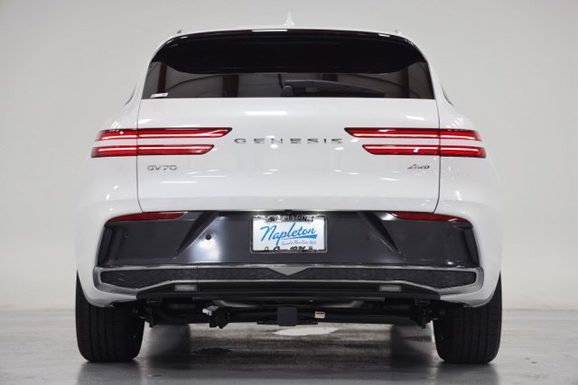 New 2026 Genesis GV70 2.5T Advanced w/ G1 Accessory Package AWD/4WD image 11