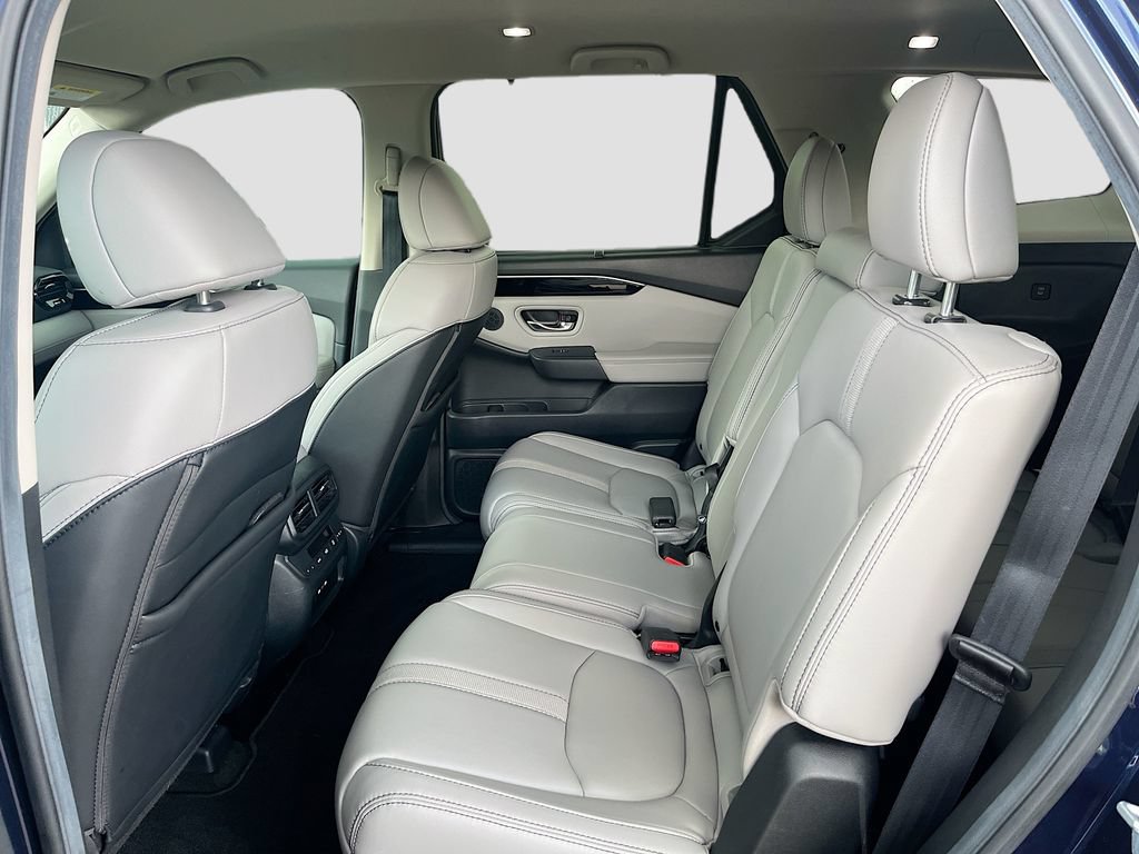Used 2025 Honda Pilot EX-L image 25