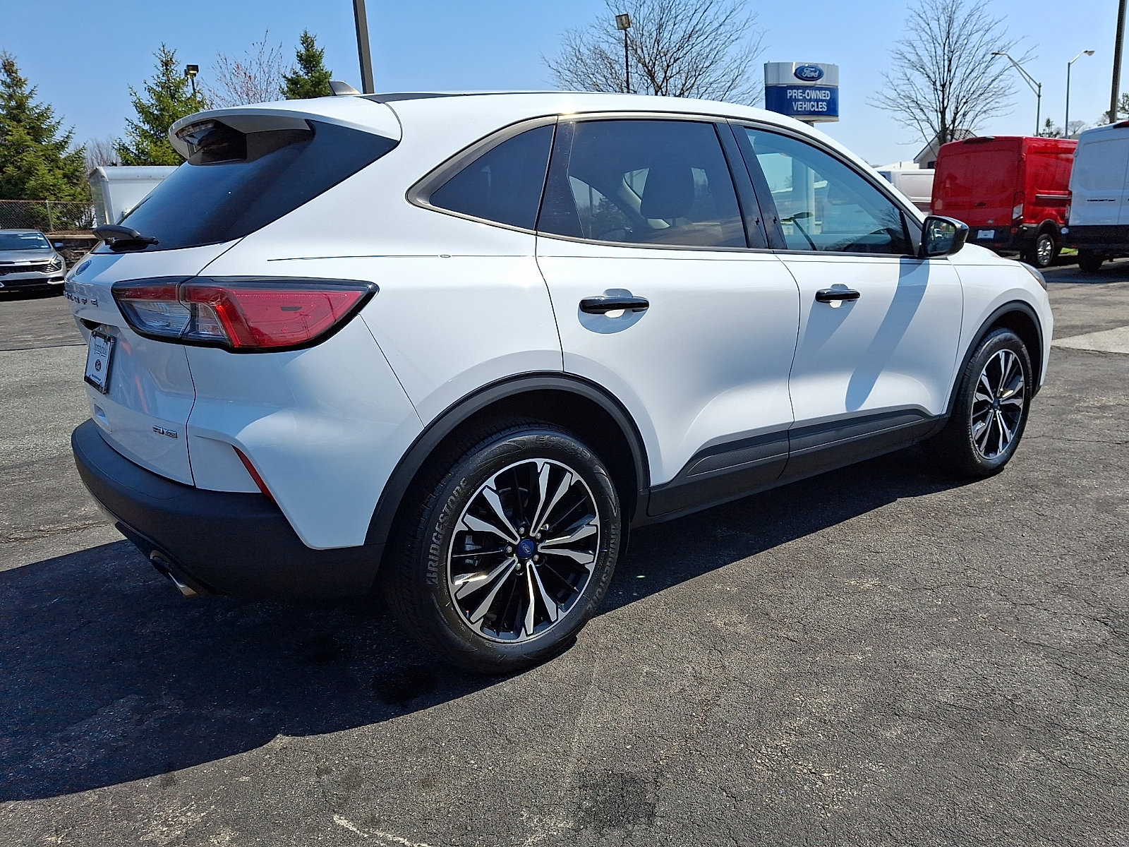 Used 2022 Ford Escape SE w/ SE Sport Appearance Package image 6