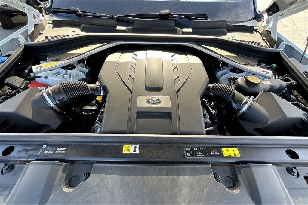 Used 2023 Land Rover Range Rover Long Wheelbase SE image 30