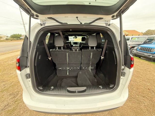 Used 2025 Chrysler Pacifica Limited FWD image 15