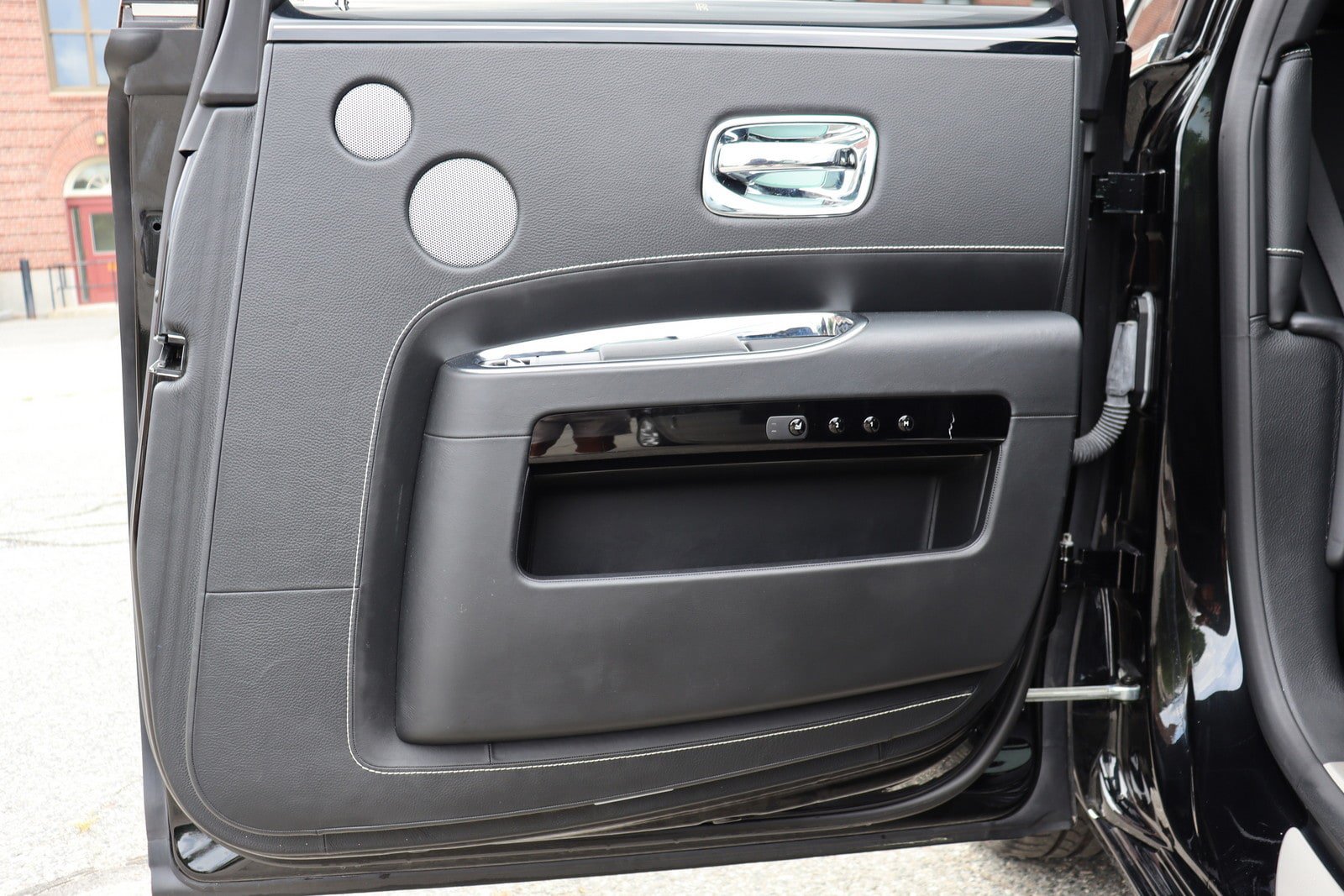 Used 2012 Rolls-Royce Ghost RWD image 40
