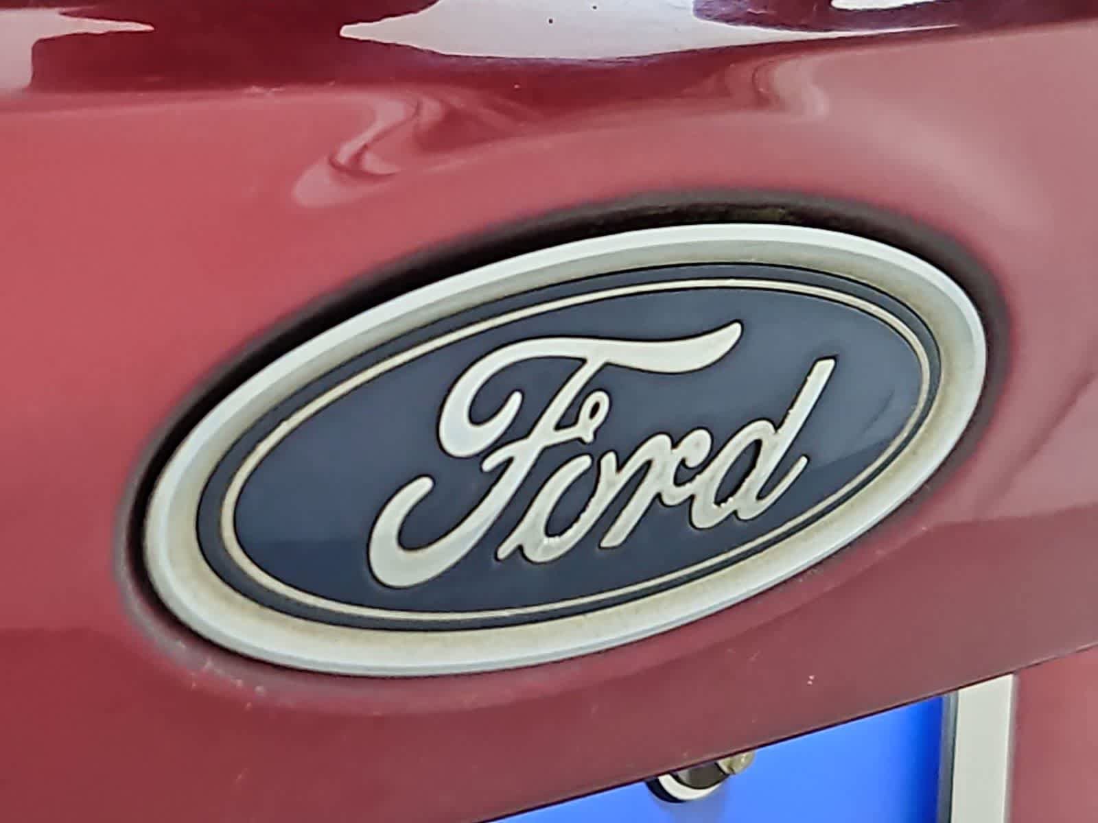 Used 2016 Ford Focus SE w/ Equipment Group 201A FWD image 11