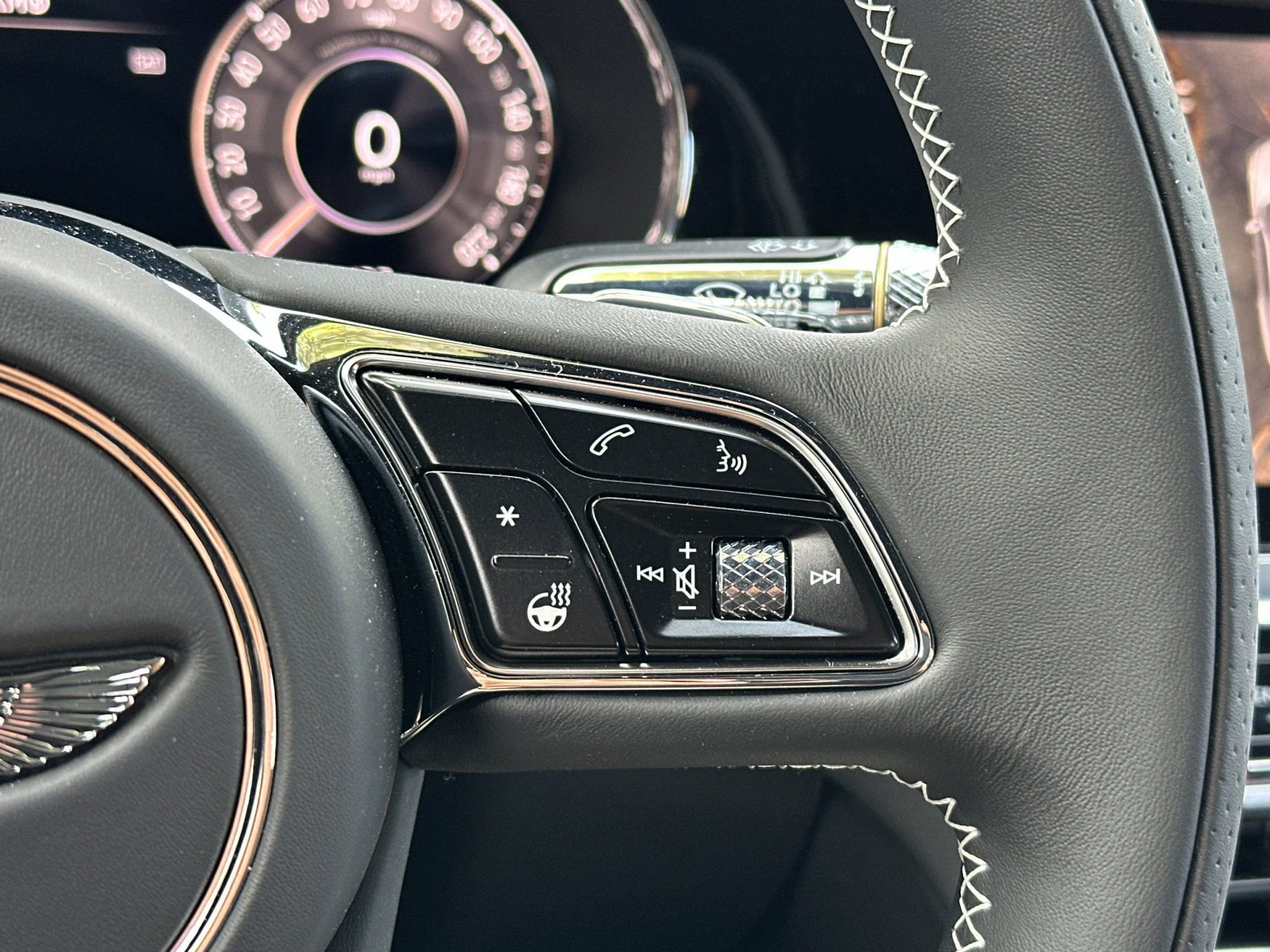 New 2025 Bentley Flying Spur Plug-In Hybrid AWD/4WD image 28