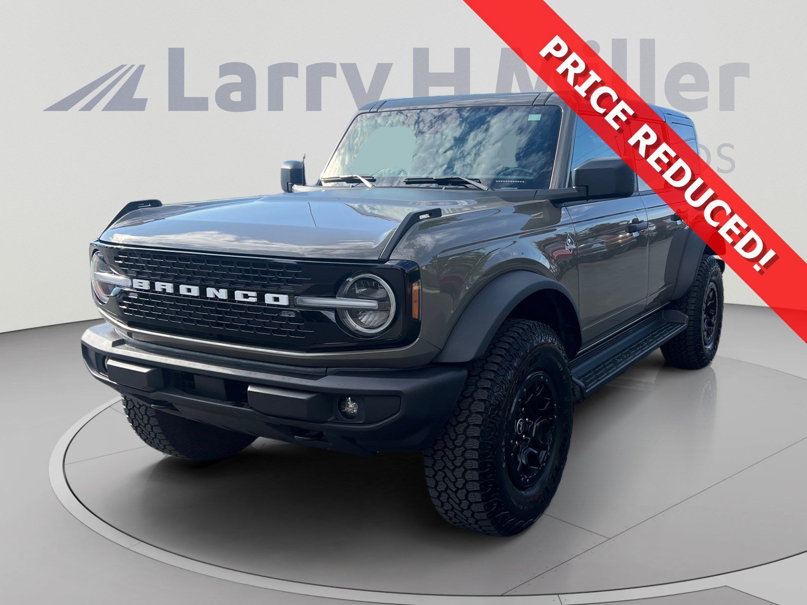 Used 2025 Ford Bronco Outer Banks w/ Sasquatch Package AWD/4WD image 1