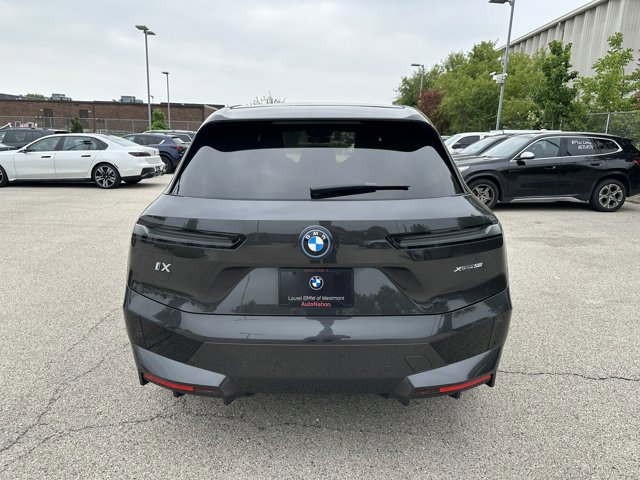 Used 2024 BMW iX xDrive50 w/ Sport Package AWD/4WD image 6