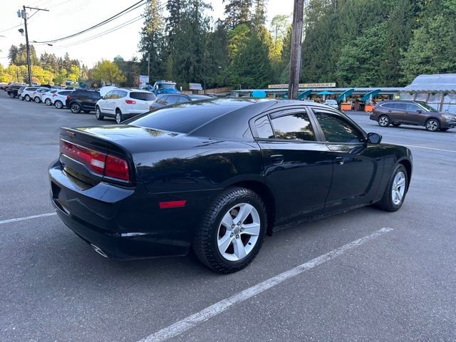 Used 2014 Dodge Charger SE w/ Connectivity Group RWD image 5