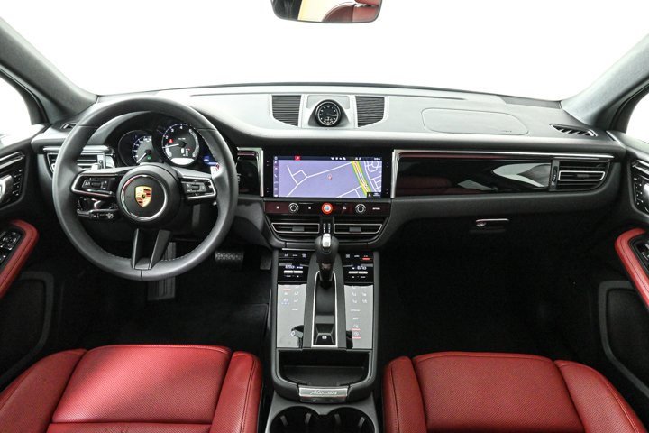 New 2025 Porsche Macan image 17