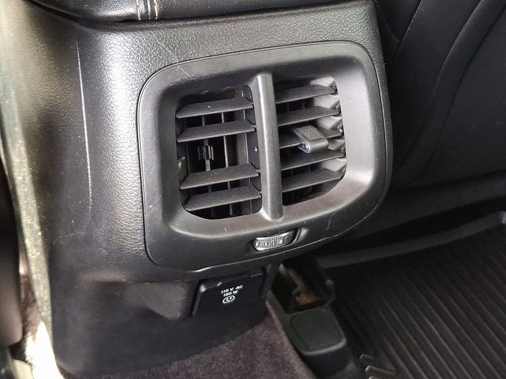 Used 2018 Jeep Cherokee Limited AWD/4WD image 11
