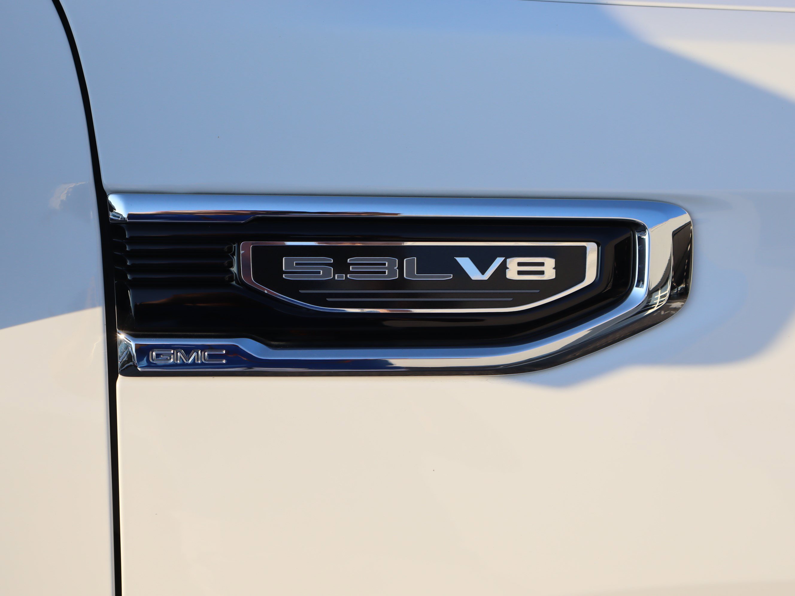Used 2025 GMC Sierra 1500 SLT AWD/4WD image 12