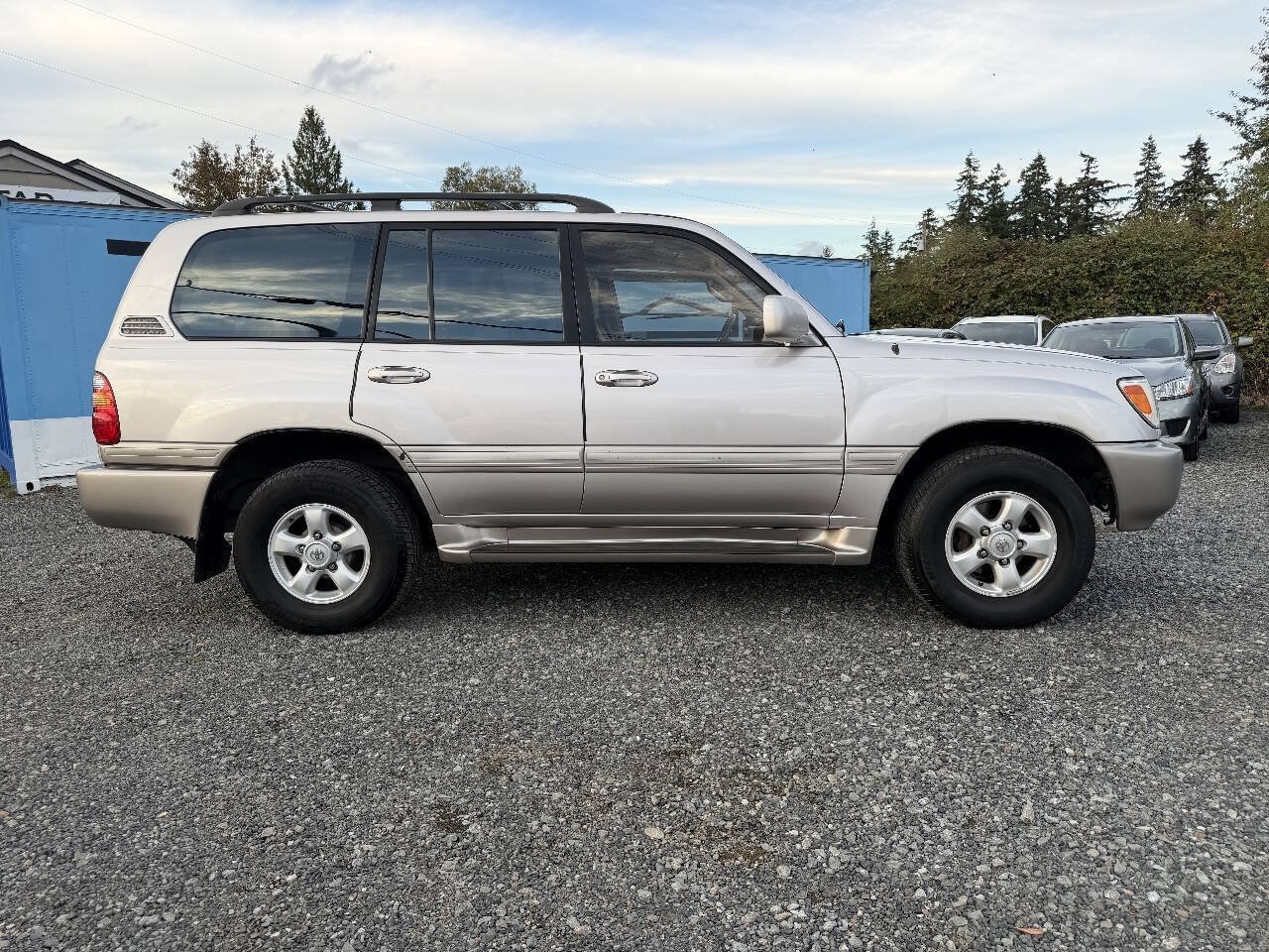 Used 2000 Toyota Land Cruiser AWD/4WD image 2