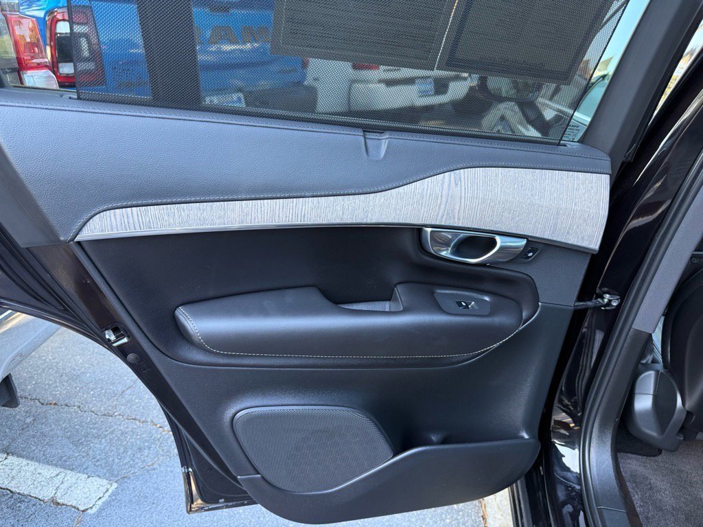 Used 2022 Volvo XC90 T6 Inscription w/ Advanced Package image 35
