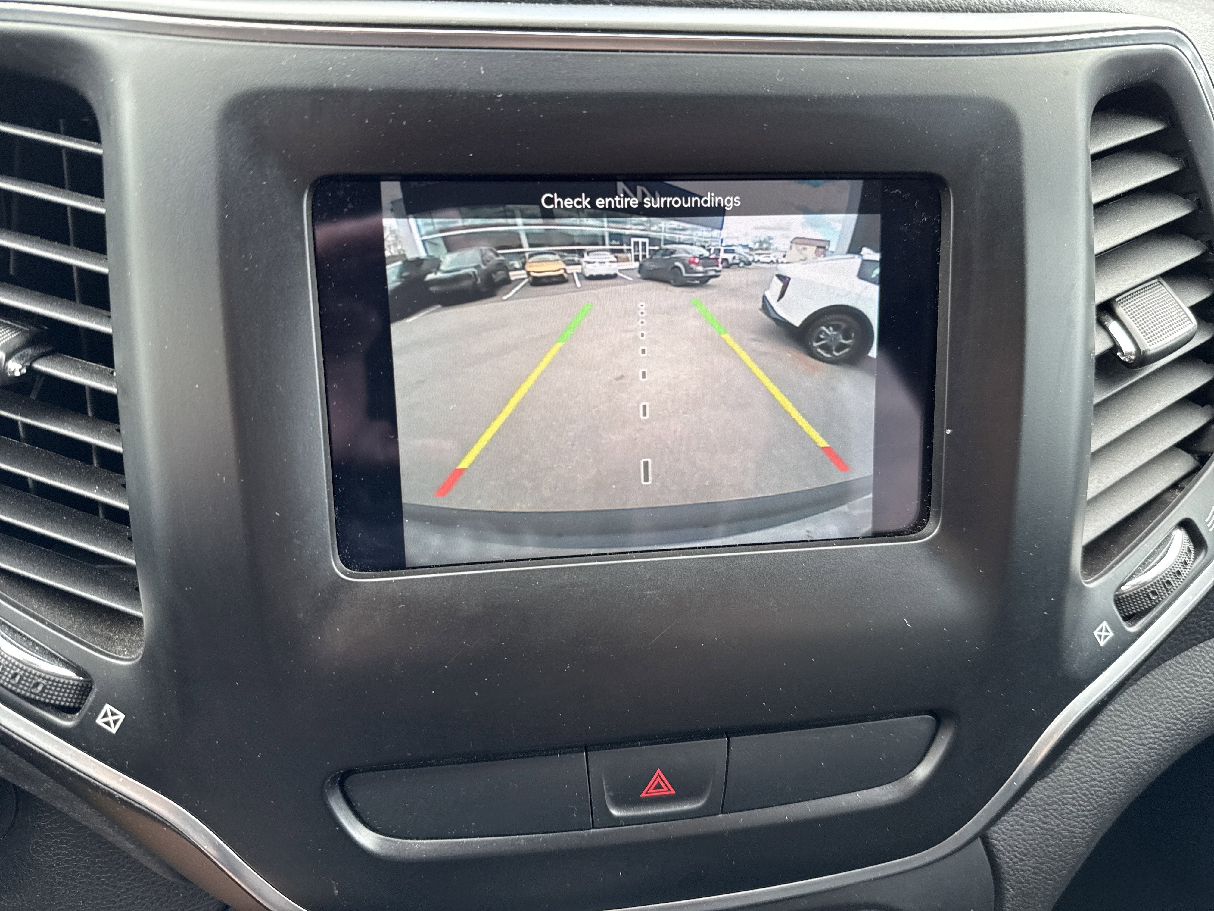 Used 2019 Jeep Cherokee Latitude w/ Popular Appearance Group image 26