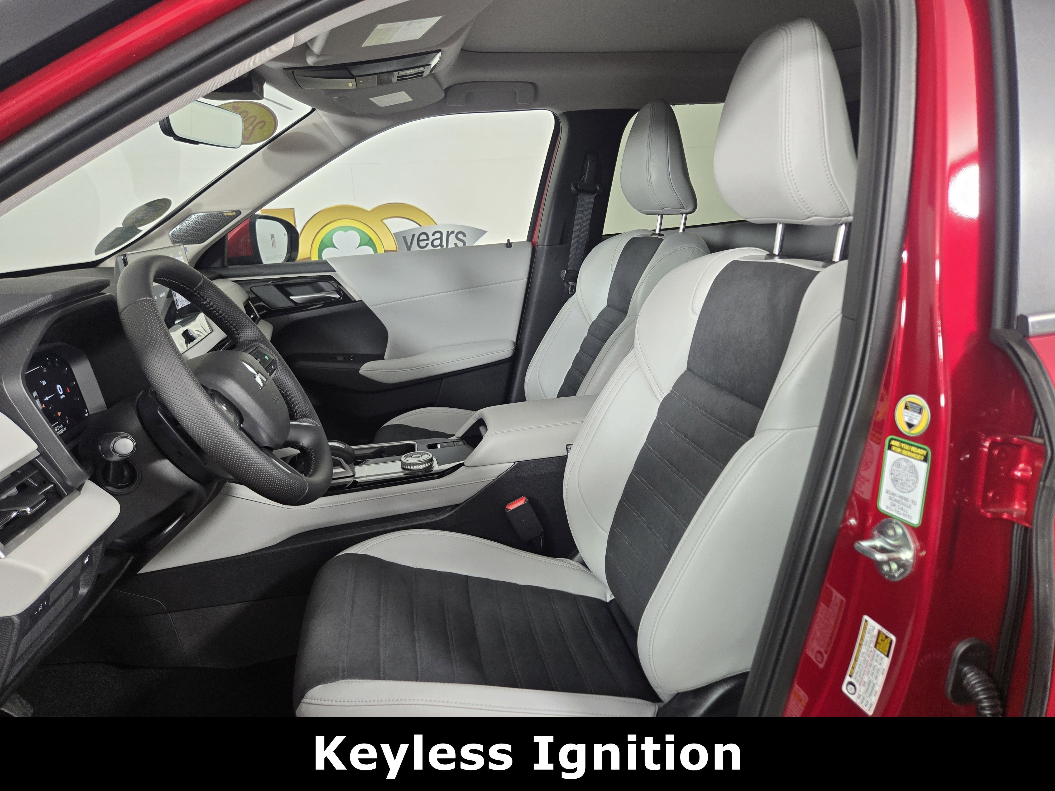 New 2025 Mitsubishi Outlander SE image 10