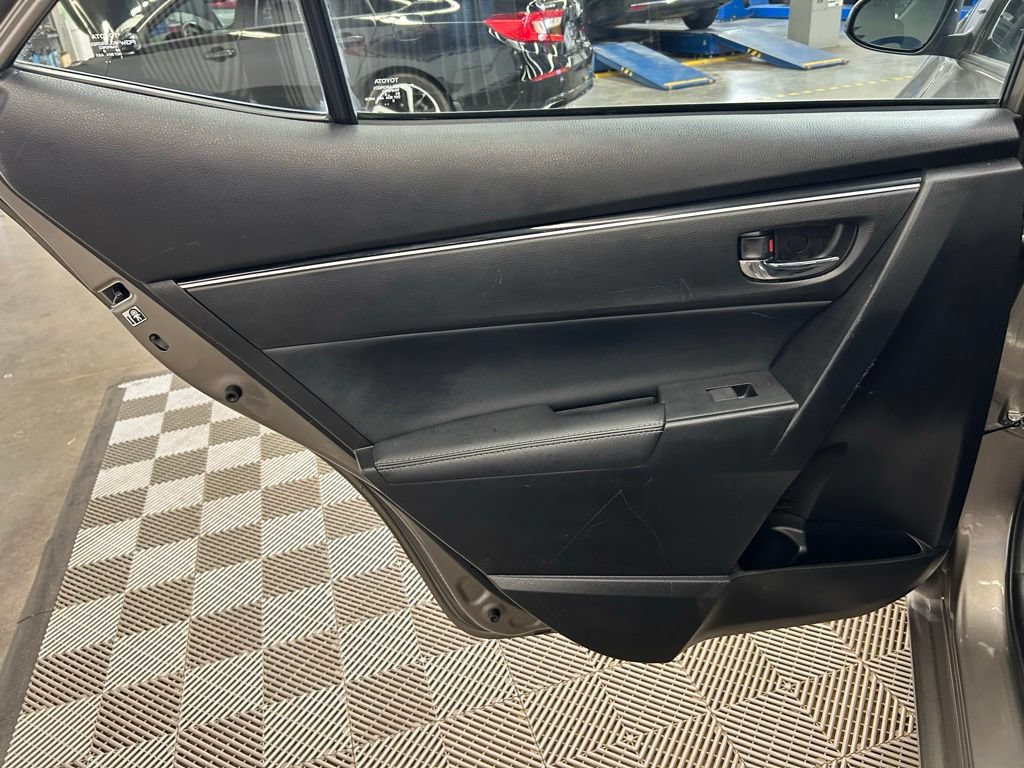 Used 2018 Toyota Corolla XLE w/ Carpet Mat Package (TMS) FWD image 20