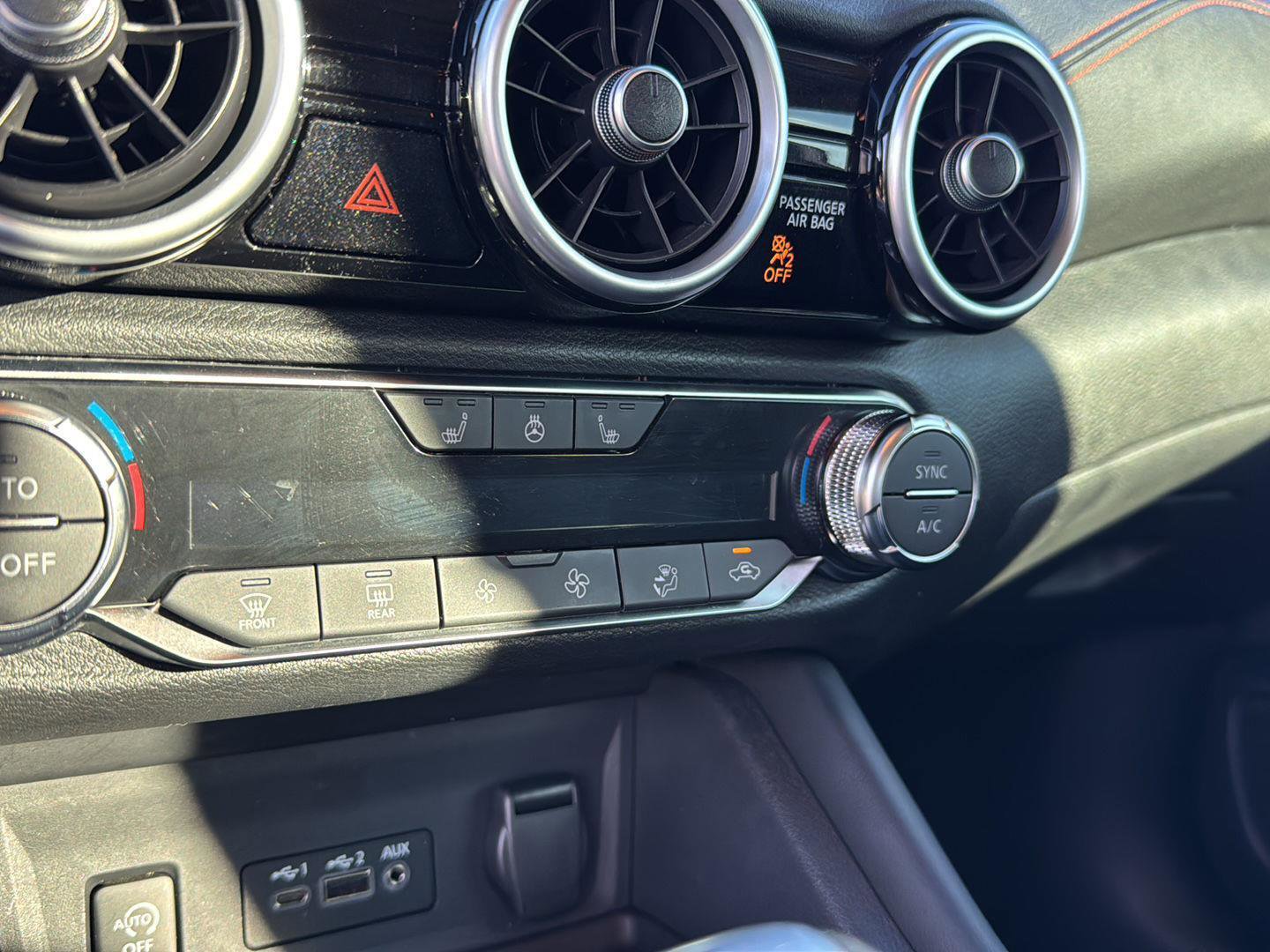 Used 2024 Nissan Sentra SR w/ SR Premium Package image 24