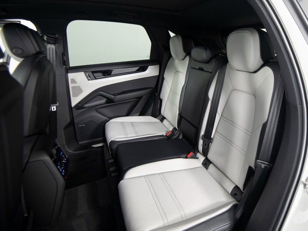 New 2026 Porsche Cayenne S image 32