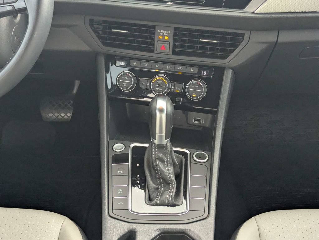 Used 2019 Volkswagen Jetta R-Line FWD image 18