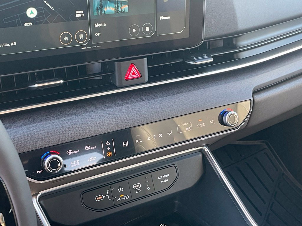 New 2027 Kia Carnival EX FWD image 17