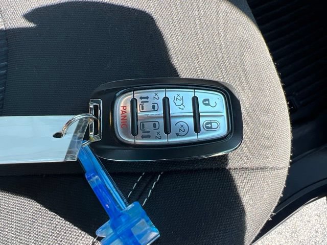 Used 2019 Chrysler Pacifica Touring Plus w/ S Appearance Package FWD image 40